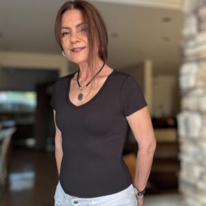 Remera Kaia negro puro