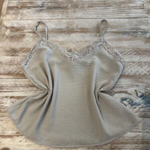 Top lencero beige arena