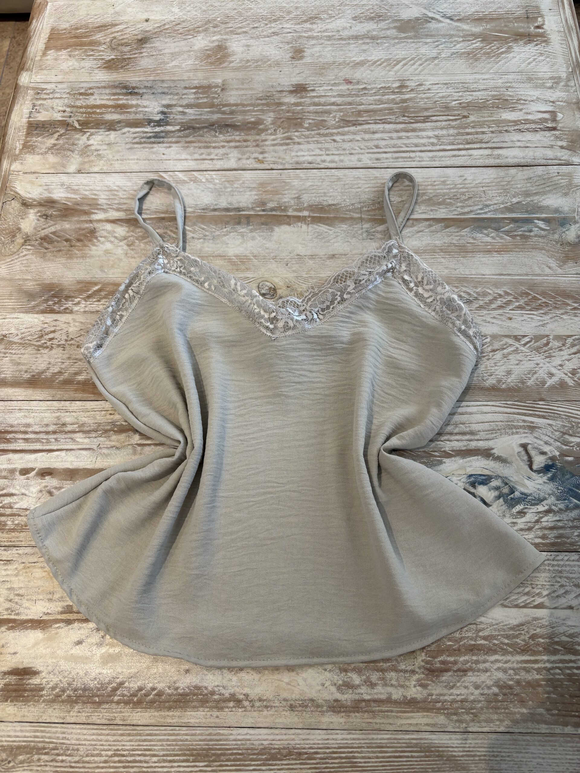 Top lencero beige arena