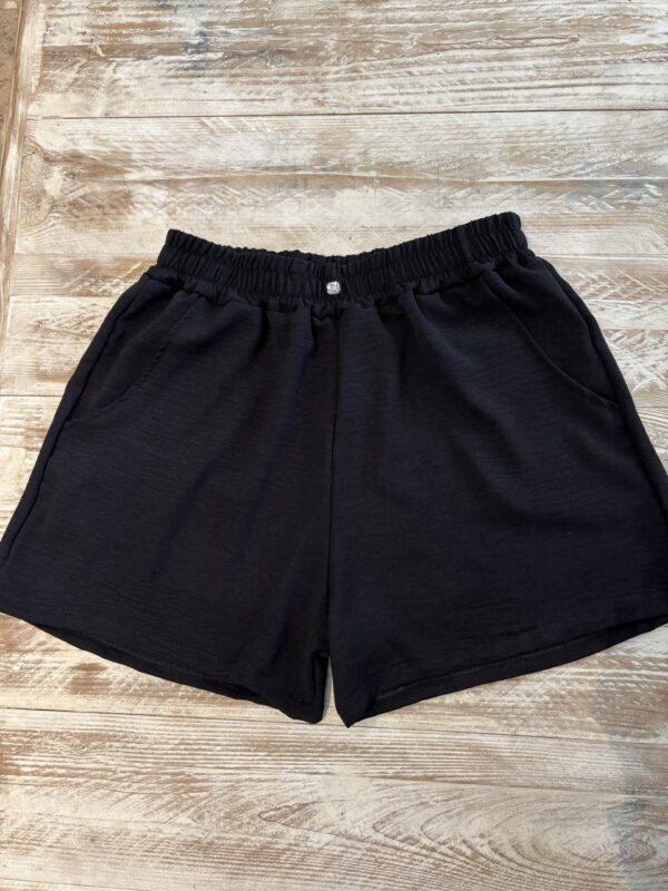 Short negro con strass