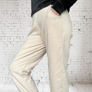 Jogger gamuzado manteca