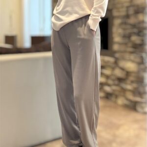 Pantalón recto gamuzado visón