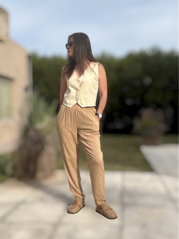 Pantalón avellana tipo babucha