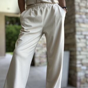 Pantalón wide leg gamuzado manteca