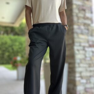 Pantalón wide leg gamuzado negro