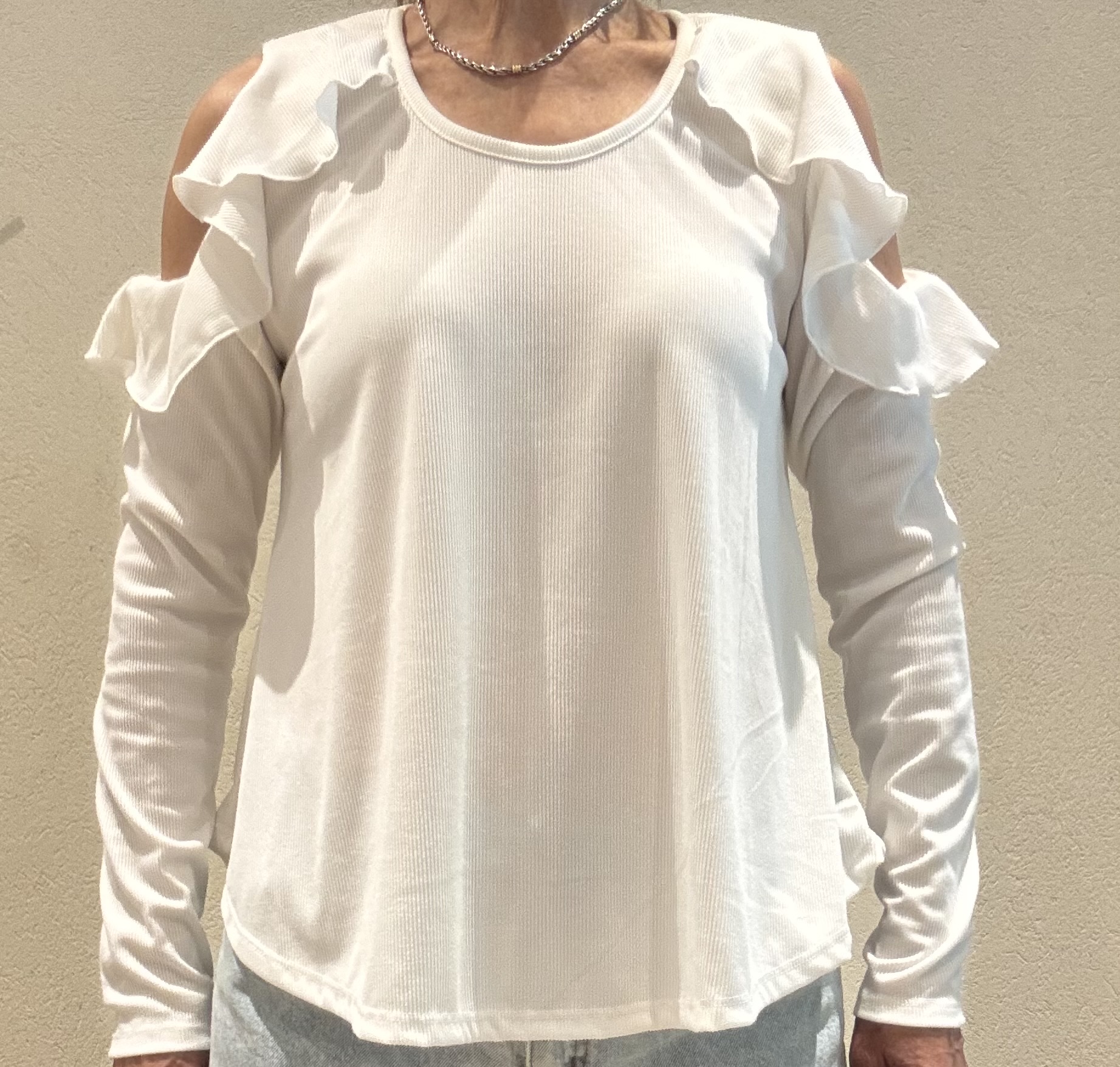 Remera morley cut out con volados Blanco - Image 4