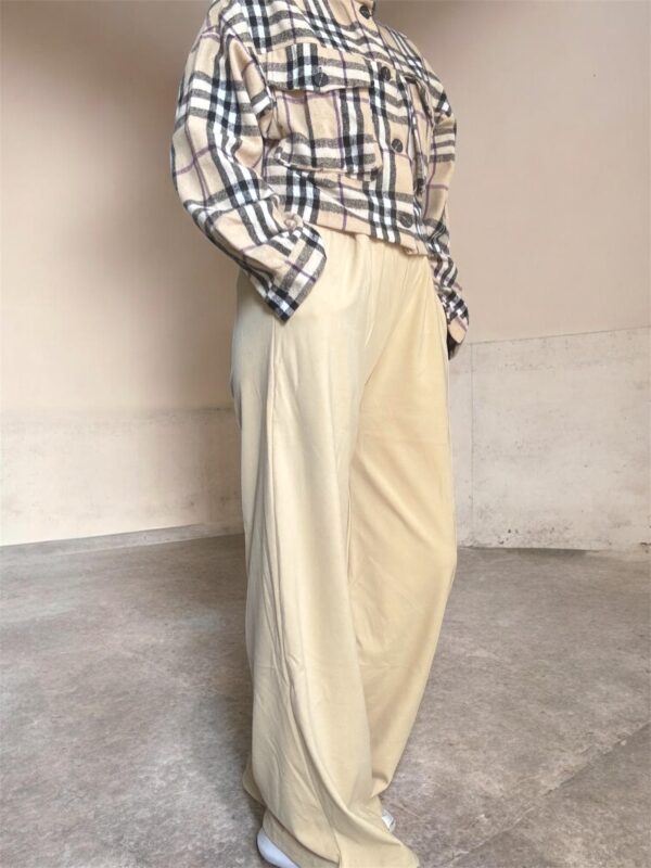 Pantalón wide leg gamuzado vainilla